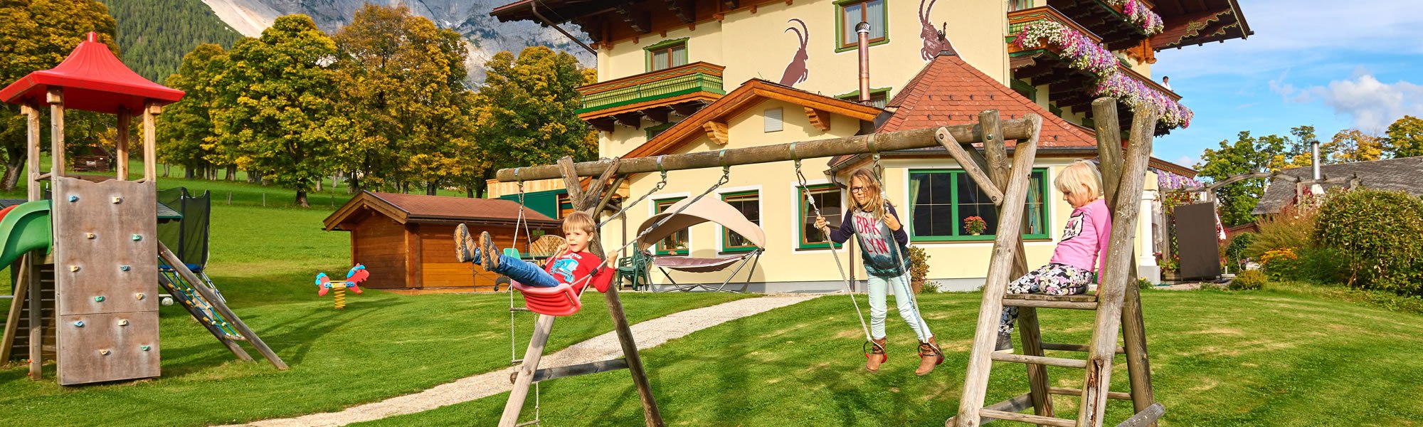 Familienurlaub im Hotel Jagdhof mit tollem Spielplatz